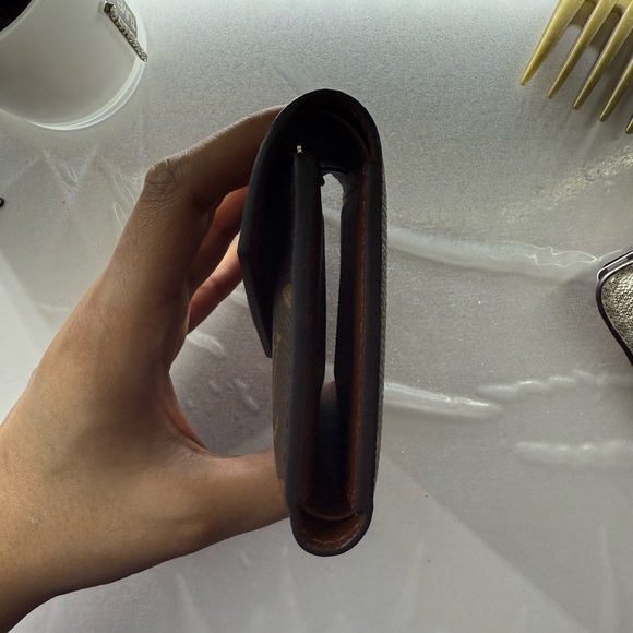 Louis Vuitton Victorine Wallet - Picture 2 of 10